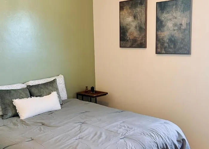 4bed 2bath Retreat - 120inch Theater Corona de Tucson